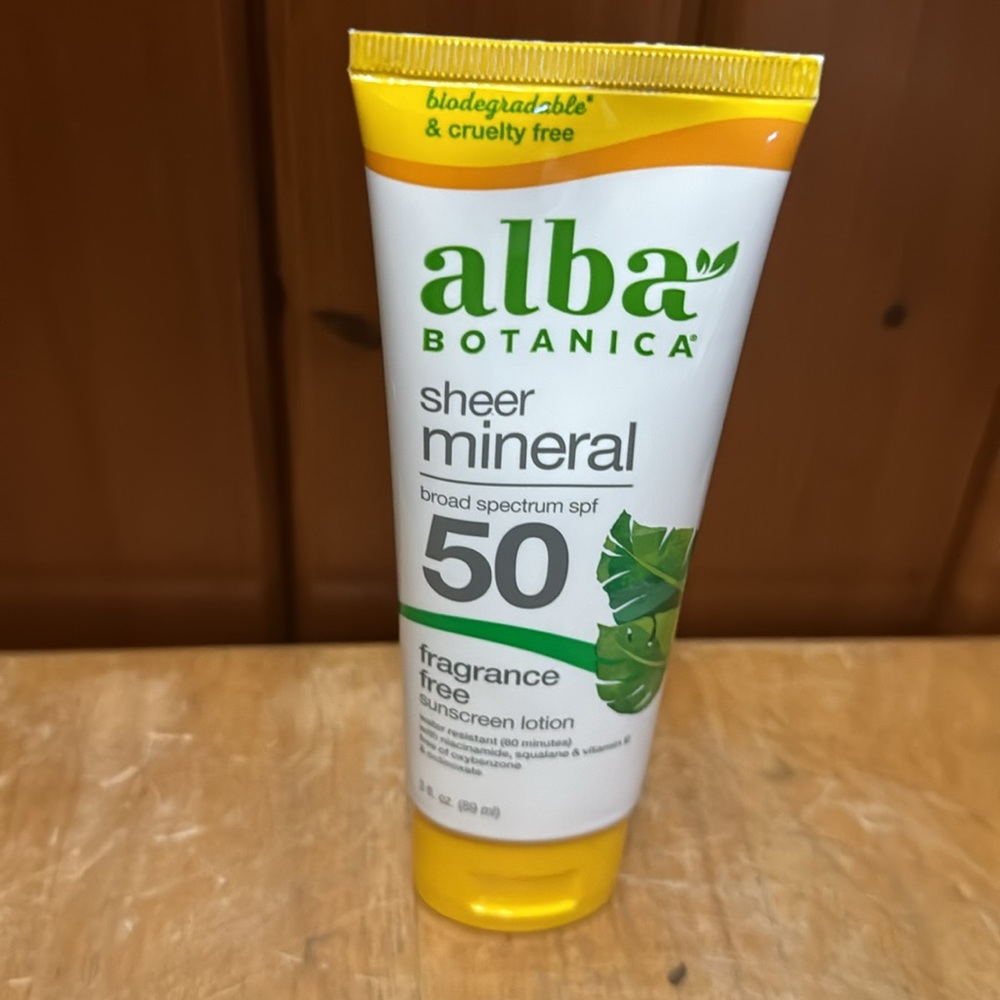 Sunscreen lotion - Picture 2 of 2